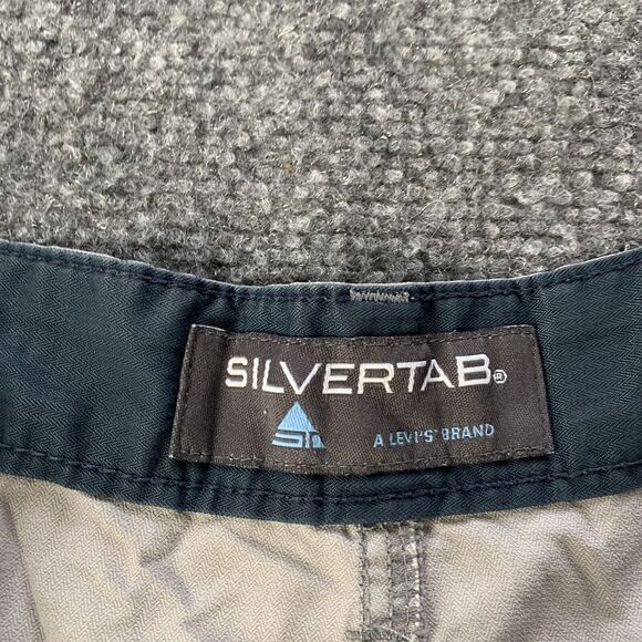 VTG Levi’s SilverTab Womens Cargo Shorts Gray Outdoor Hiking Size 18 (30” Waist) - Picture 11 of 16